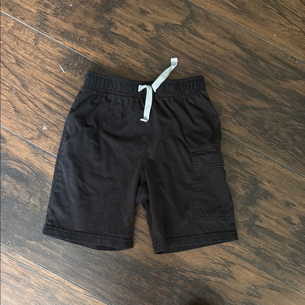 Wonderkids black shorts size 4